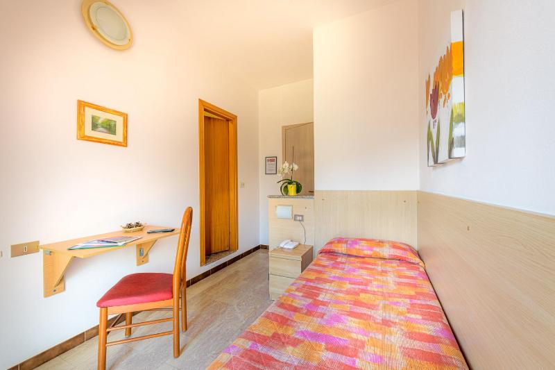 Single Room image 1