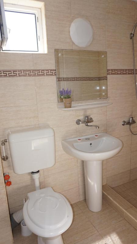 Triple Room with Private Bathroom image 3