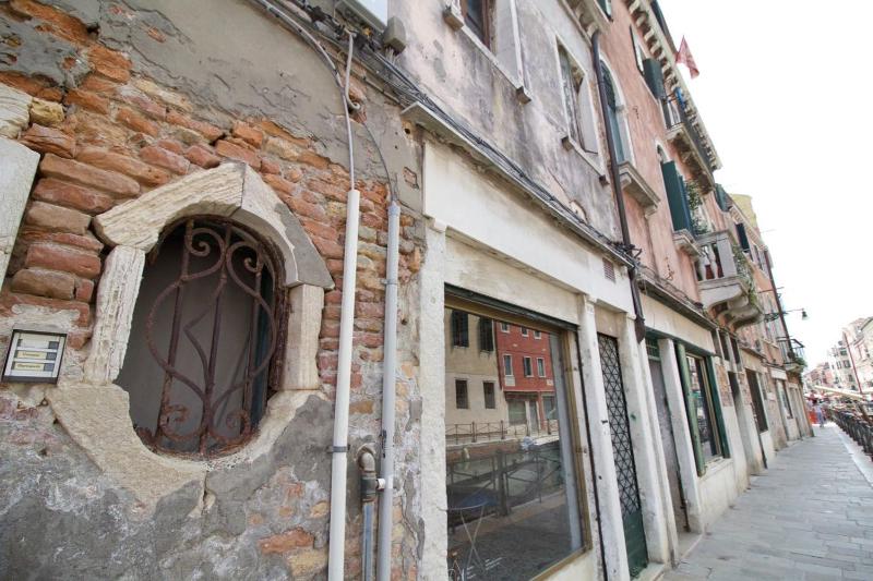 Three-Bedroom Apartment image 4