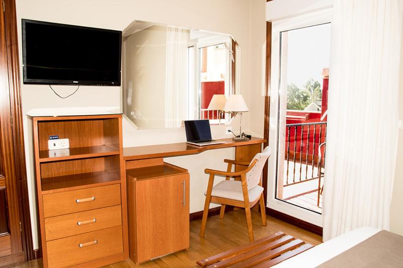 Double Room with Terrace image 4