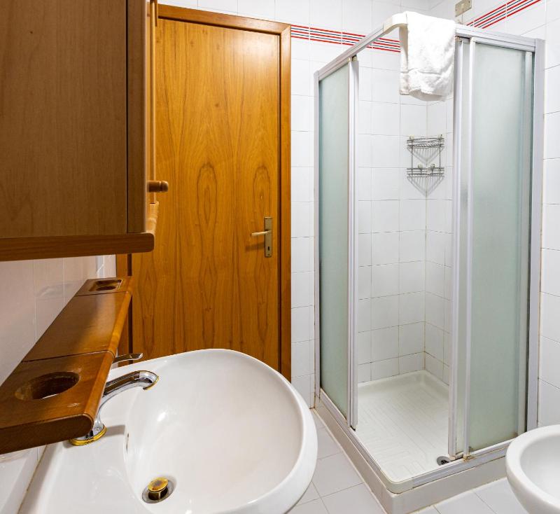 Single Room image 2