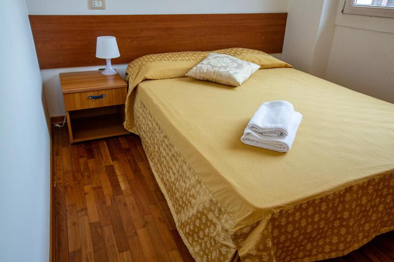Single Room image 1