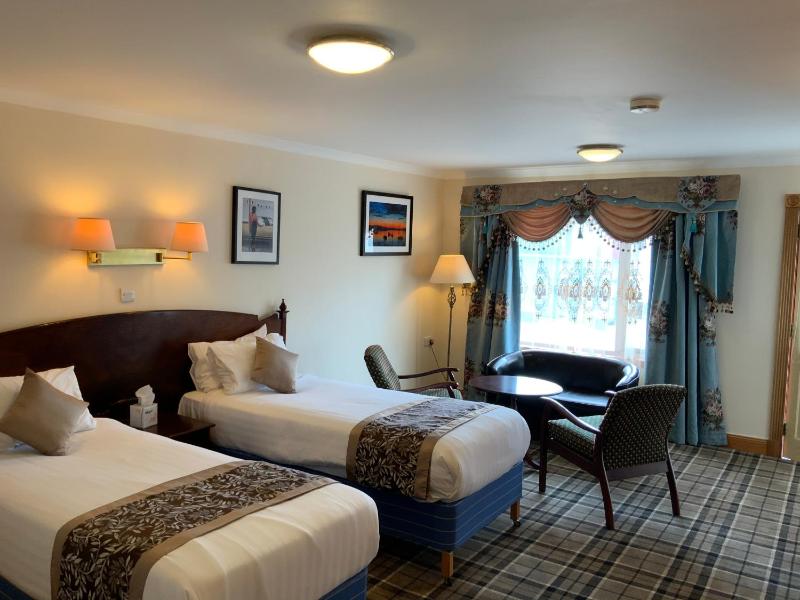 Deluxe Twin Room with Rear View image 1