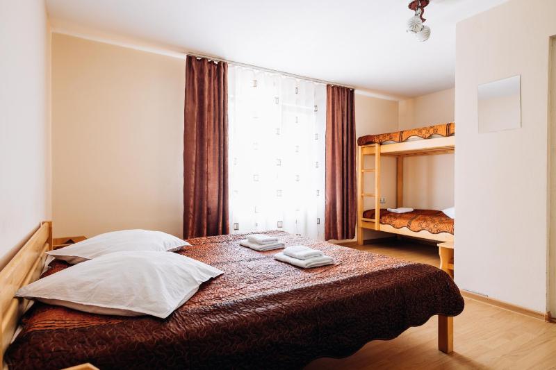 Quadruple Room image 2
