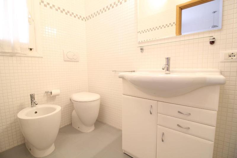One-Bedroom Apartment image 2