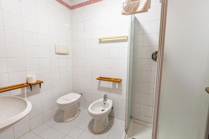 Economy Double or Twin Room image 1