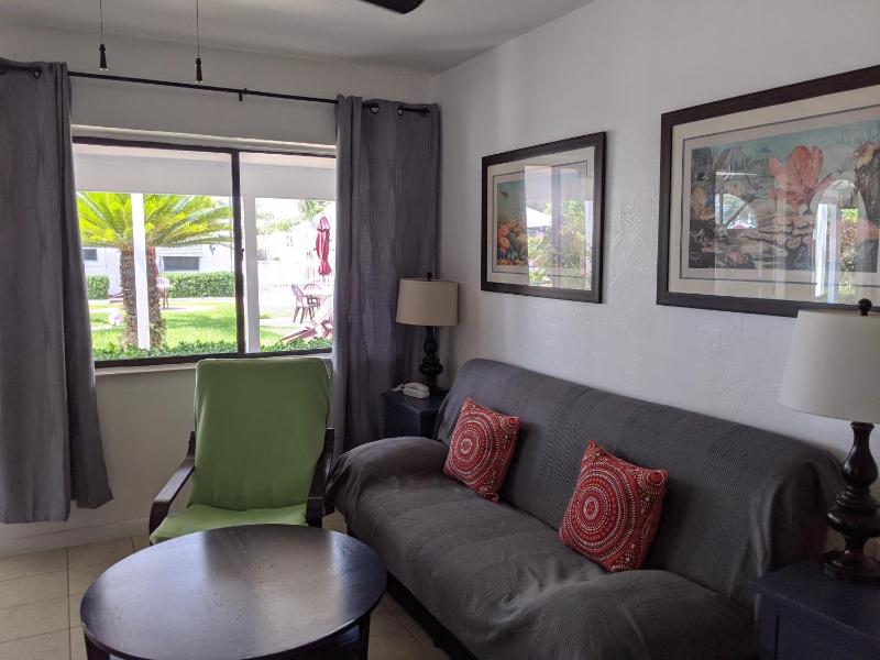 One-Bedroom Apartment image 2