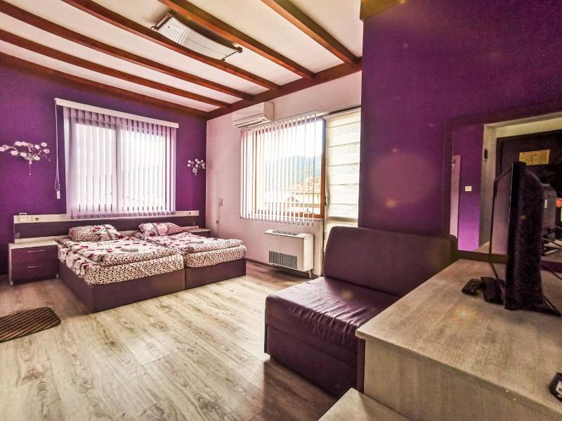 Twin Room image 1