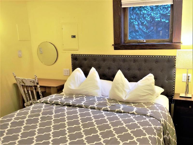 Bluebird Guesthouse - image 19