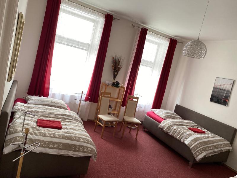 One-Bedroom Apartment image 3