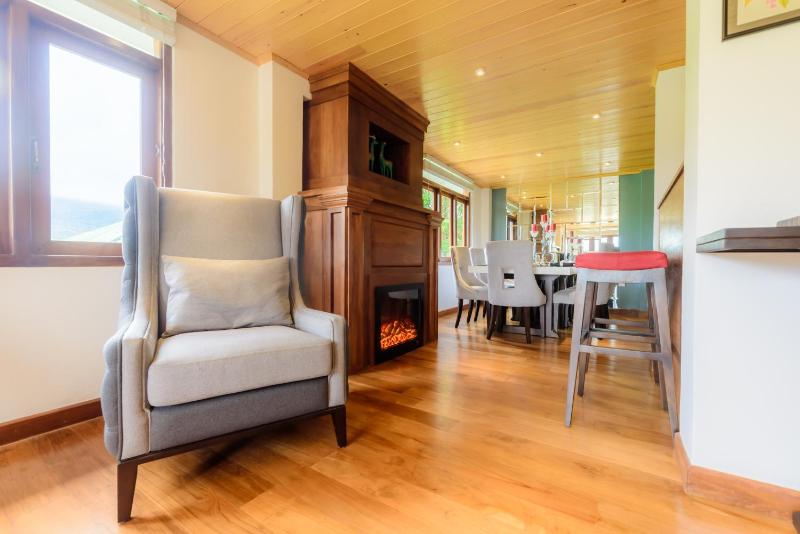 HummingBird Hill Cottage - image 37