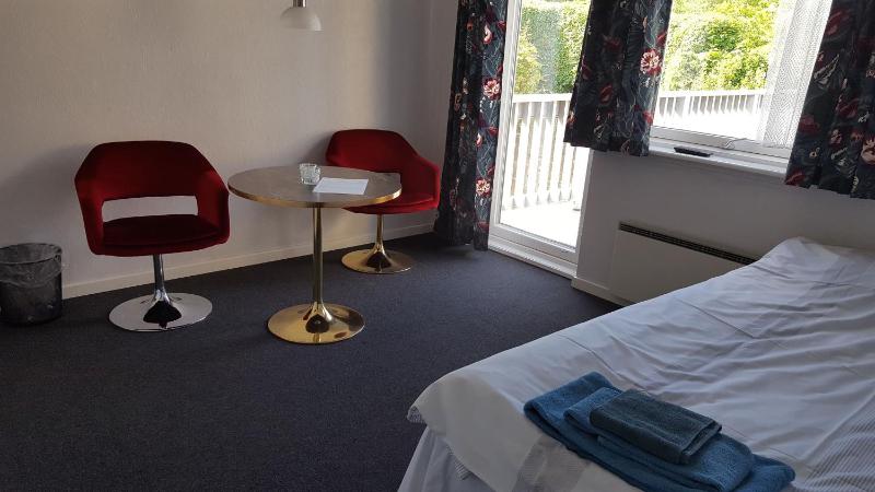 Single Room with Private Bathroom image 1