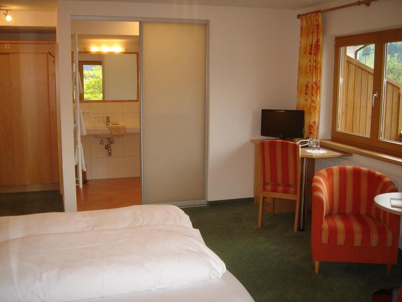 Comfort Double Room with Balcony Single Use image 3