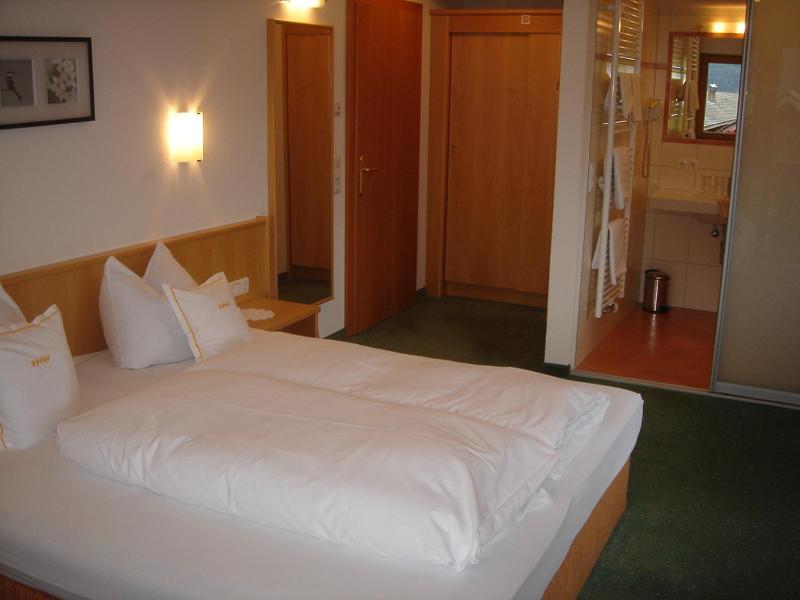 Comfort Double Room with Balcony Single Use image 4