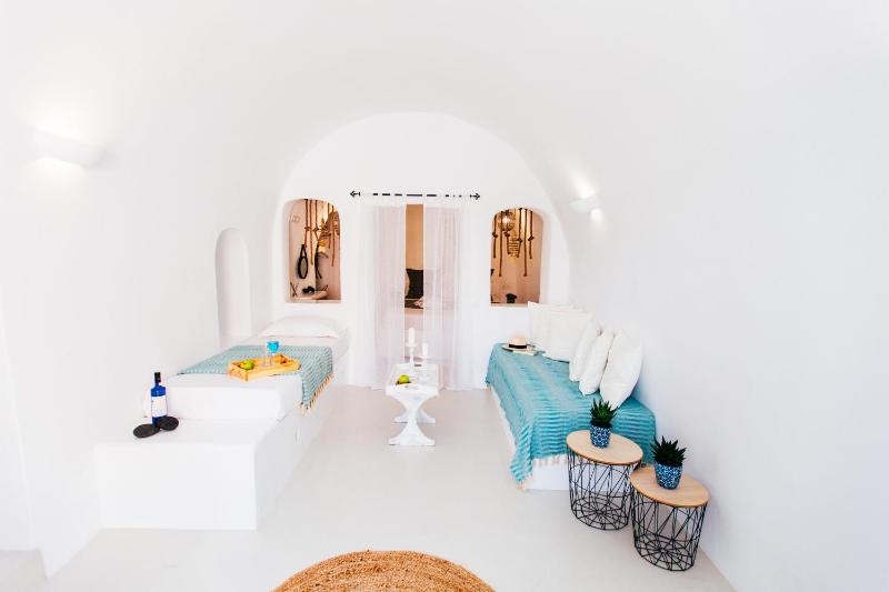 Blessed Blue Boutique Cave Suite - image 23