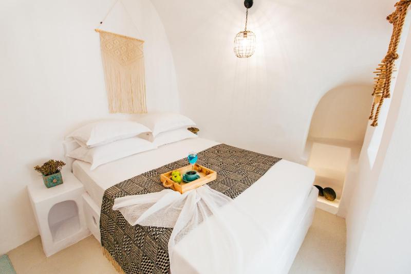 Blessed Blue Boutique Cave Suite - image 15