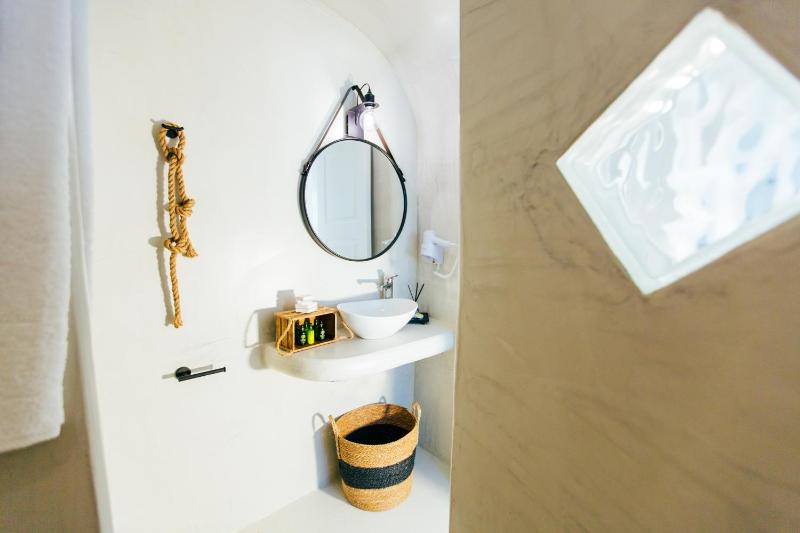 Blessed Blue Boutique Cave Suite - image 21