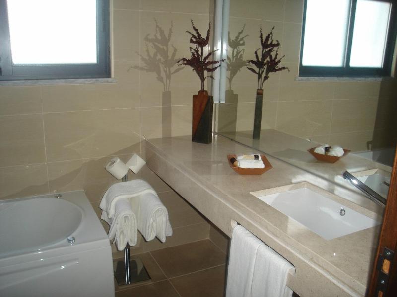 Honeymoon Suite with Balcony image 1