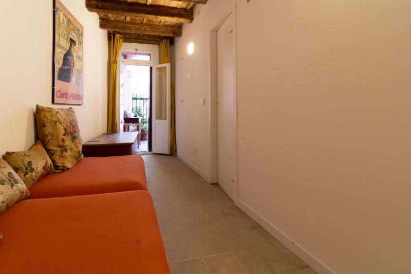 One-Bedroom Apartment image 2