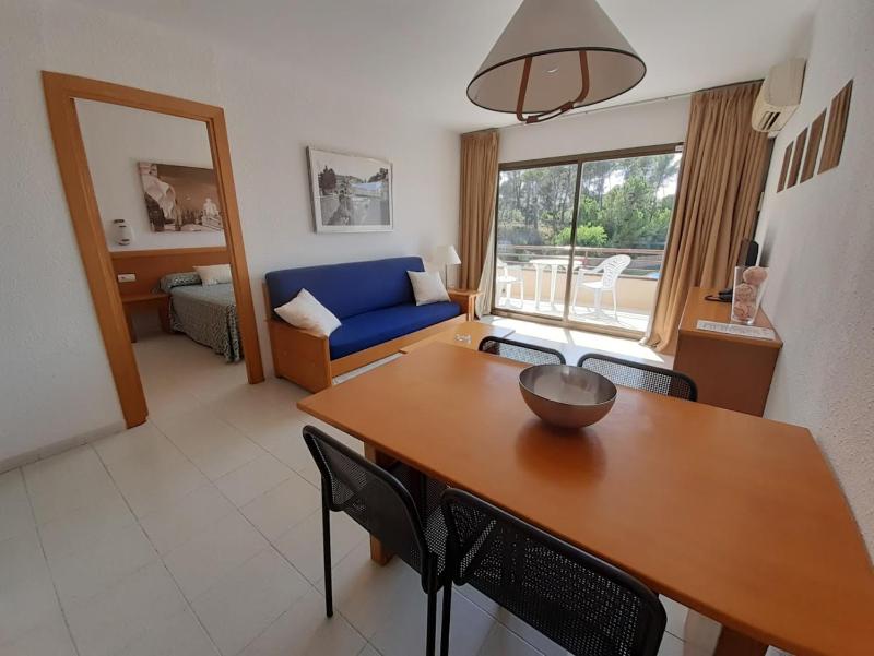 One-Bedroom Apartment image 1