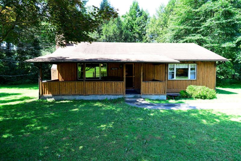 Three-Bedroom House image 1