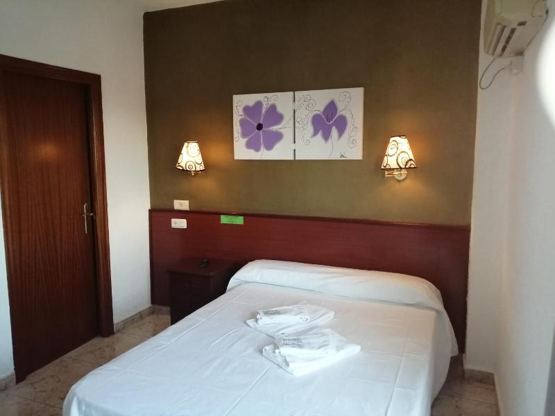 Double Room image 2