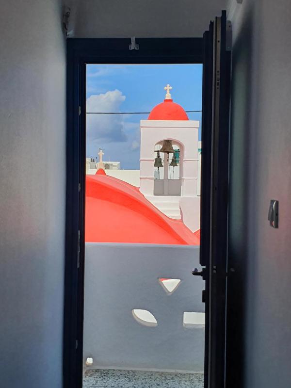 Deluxe Queen with balcony image 3