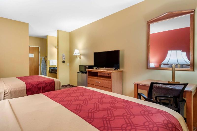 Double Room with Two Double Beds - Non-Smoking image 4