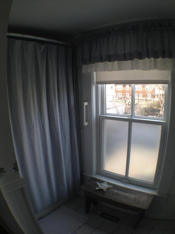 Standard Queen Room image 2
