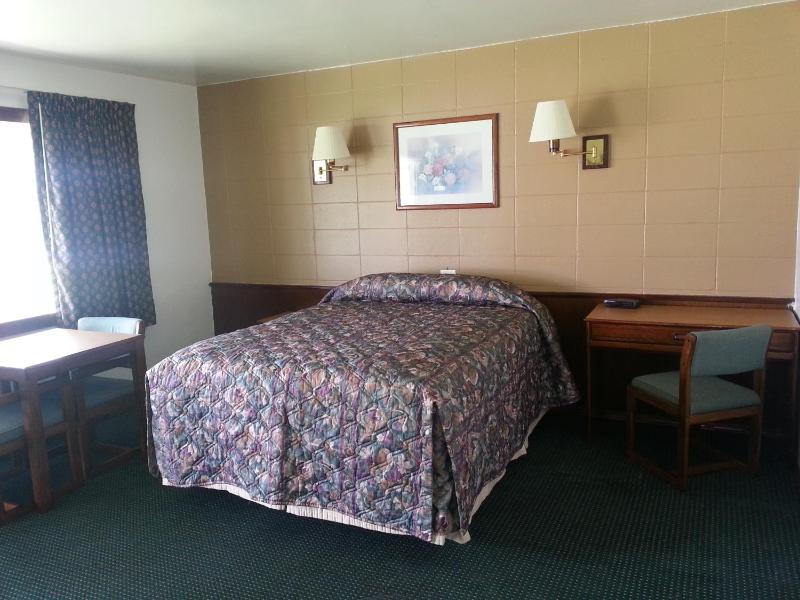 Queen Room image 3