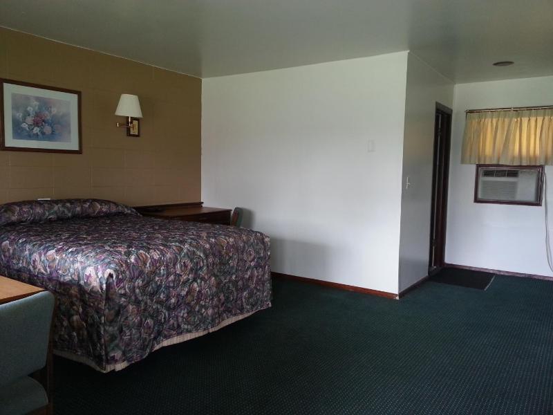Queen Room image 4