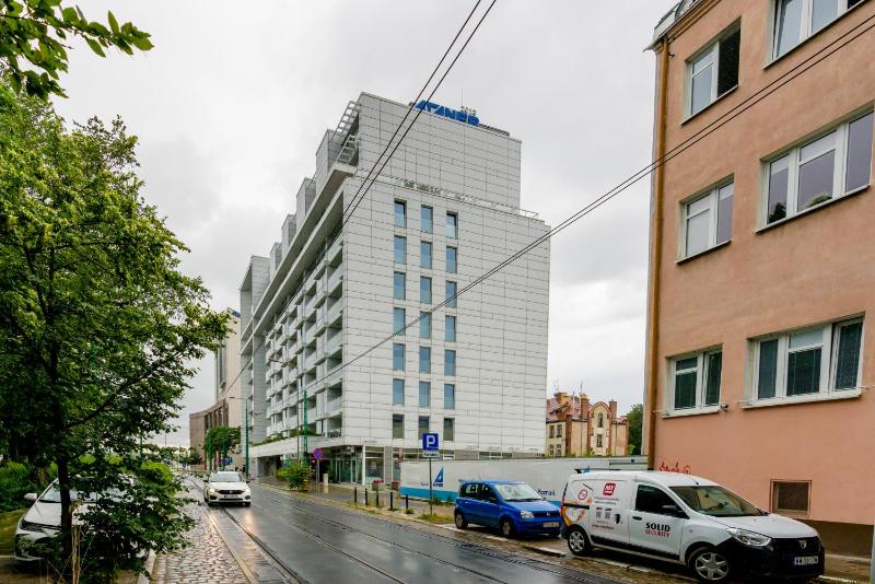 Apartments Poznan Towarowa by Noclegi Renters - image 8