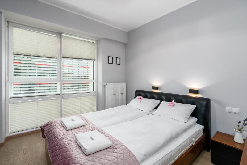 Apartments Poznan Towarowa by Noclegi Renters - image 35