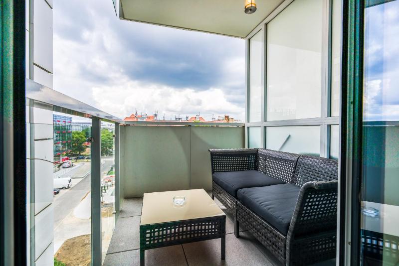 Apartments Poznan Towarowa by Noclegi Renters - image 18
