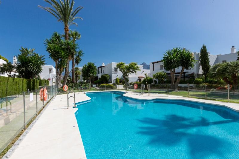 Bella Vista Puerto Banus apartment with sea views - image 7