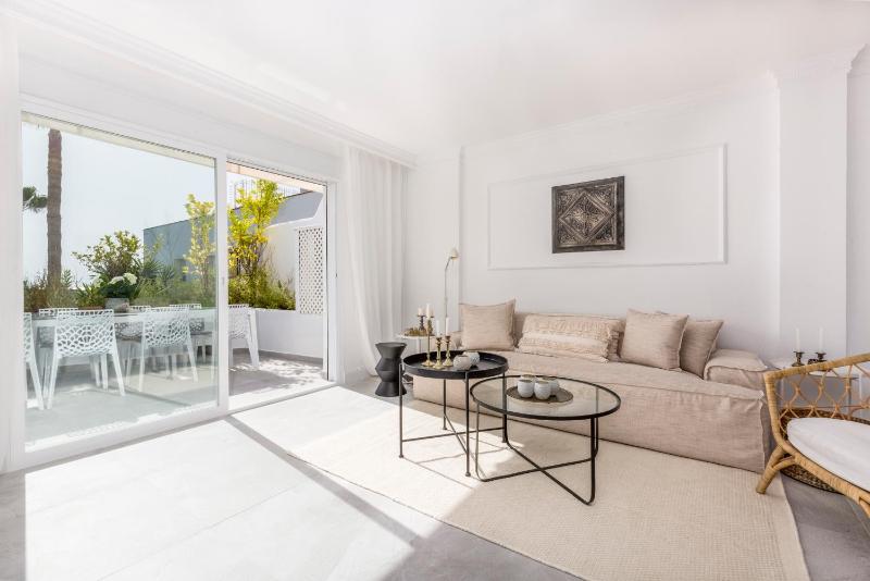 Bella Vista Puerto Banus apartment with sea views - image 20