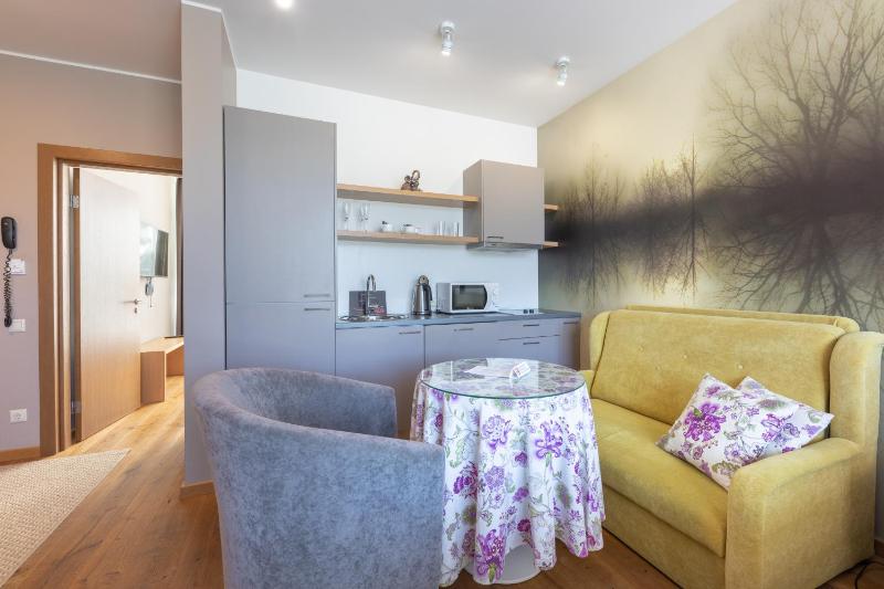 Family Two-Bedroom Apartment with Sauna Access image 3