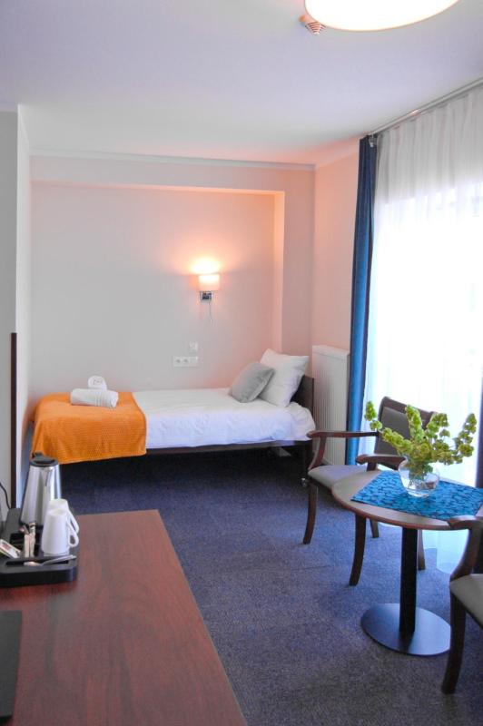 Single Room with Shower image 1