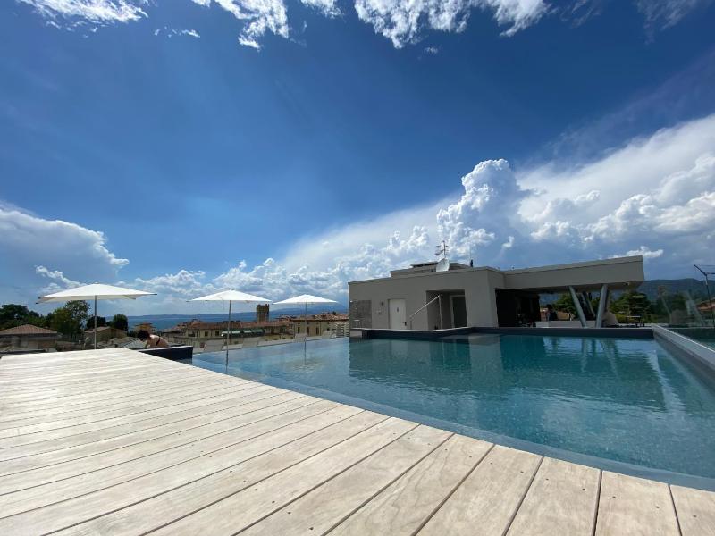 Solho Hotel - image 1