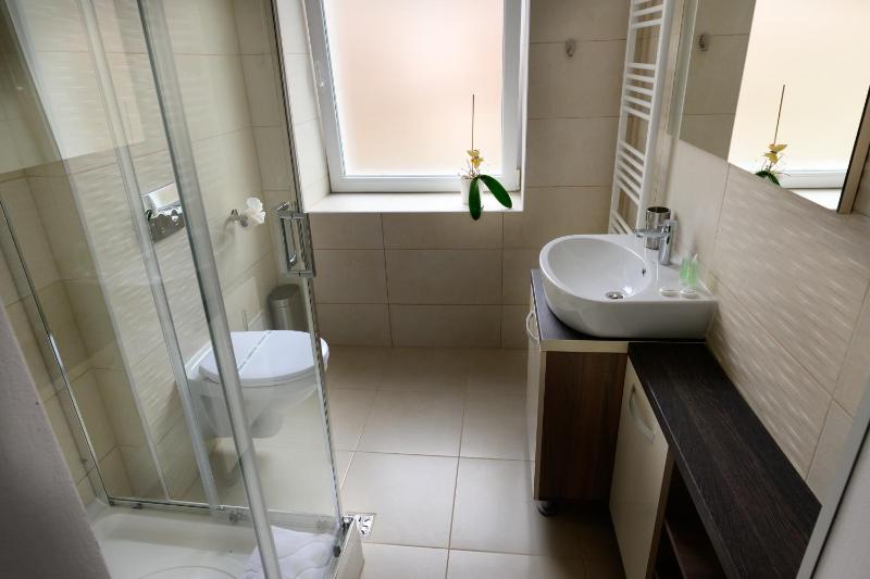 Double Room with Private Bathroom image 3