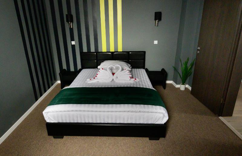 Double Room with Private Bathroom image 2