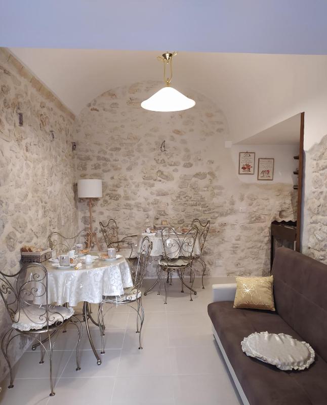 Triple Room with Private Bathroom image 2