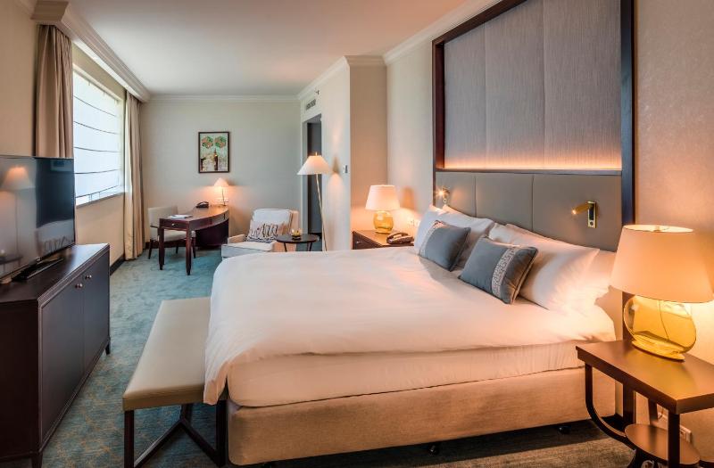 Classic Room - Lounge Access image 4