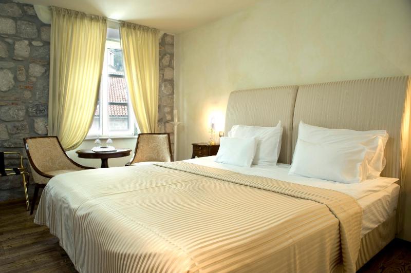 Superior Twin Room image 2