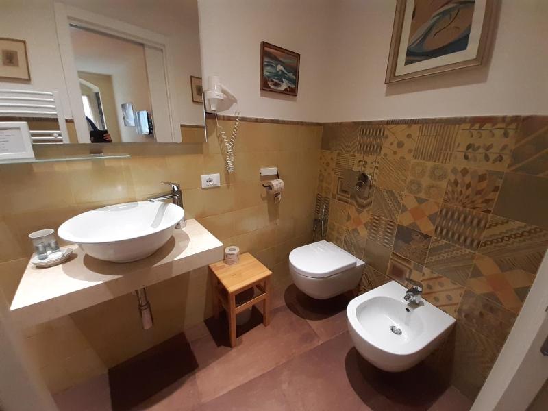 Double Room image 1