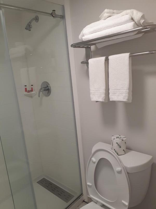 King Room - Non-Smoking image 2