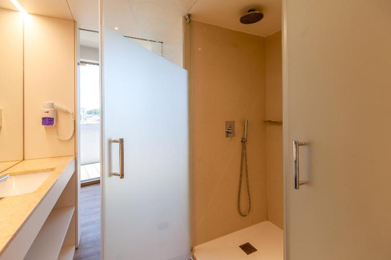 Superior Suite image 2