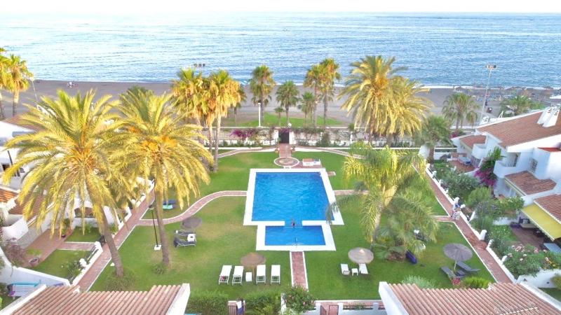 Beachfront oasis in Costa del Sol. Images