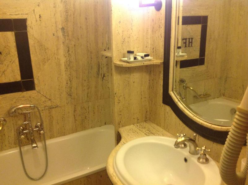 Double room with Trevi Fountain View image 2