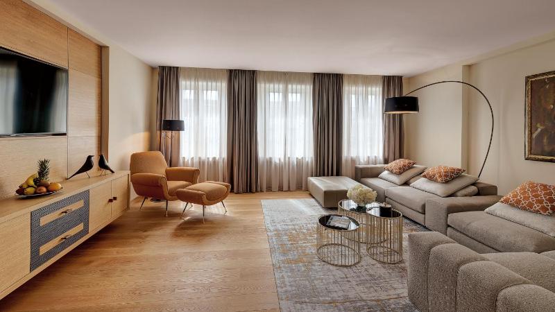 One-Bedroom Suite image 2